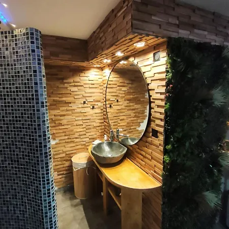 Le Refuge De - Proche Colmar - T2 Superieur Avec Sauna Privatif Ou De Luxe Avec Jacuzzi Privatif Appartement Bergheim
