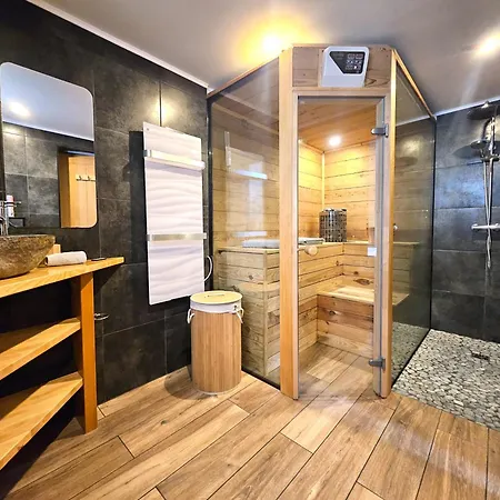 Appartement Le Refuge De - Proche Colmar - T2 Superieur Avec Sauna Privatif Ou De Luxe Avec Jacuzzi Privatif